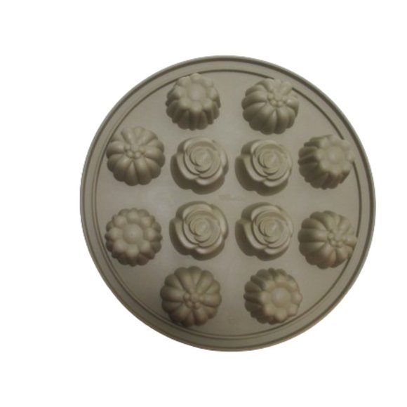 Pamered Chief Silicone 3 Varied Designs, 12 unit Mold - Picture 3 of 5